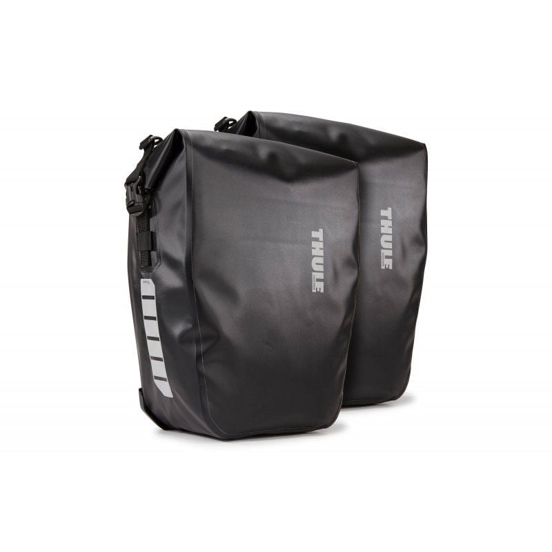 Ett par cykelväskor Thule Pair Shield 25L (svart)