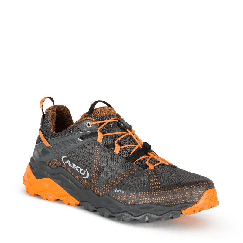 Men's fast hiking shoes AKU Flyrock GTX (black orange)