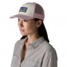 Patagonia P-6 Logo Trucker Hat (Vit med Quiet Violet)