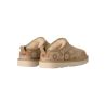 UGG W CLASSIC MICRO SUN STITCH (SENNEPSFRØ)